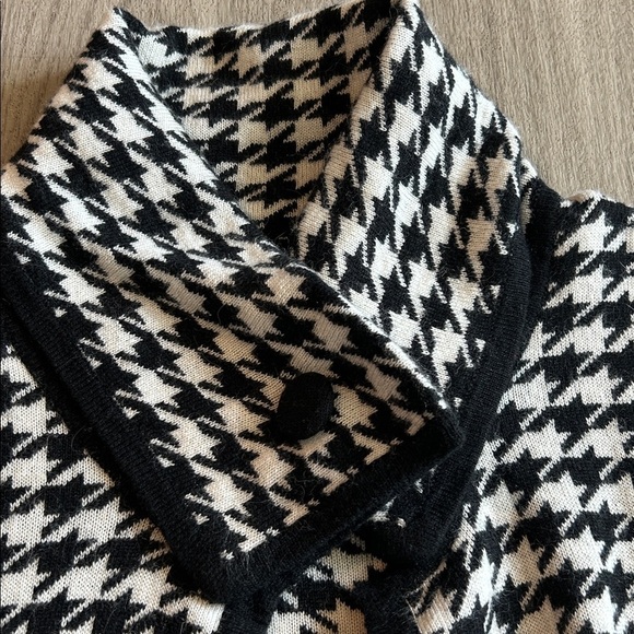 Alexandra Bartlett Black and White Houndstooth Cardigan - Picture 4 of 10